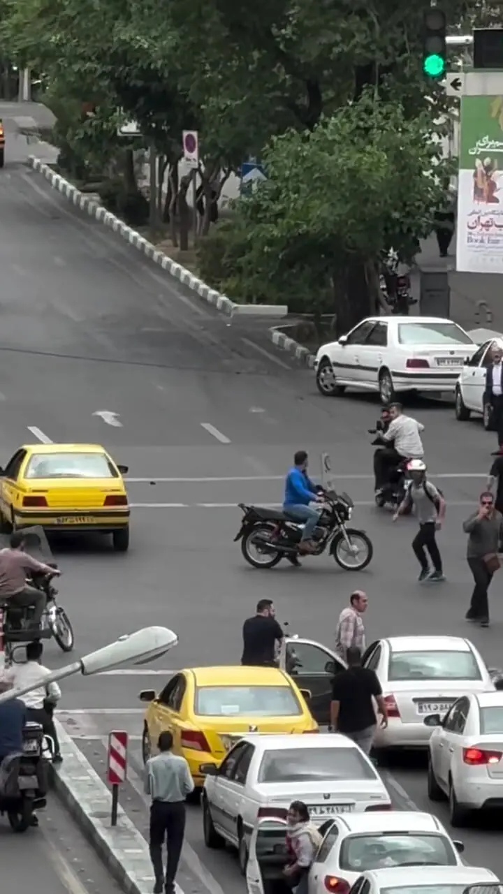 لحظه دستگیری یک دزد توسط مردم در تهران