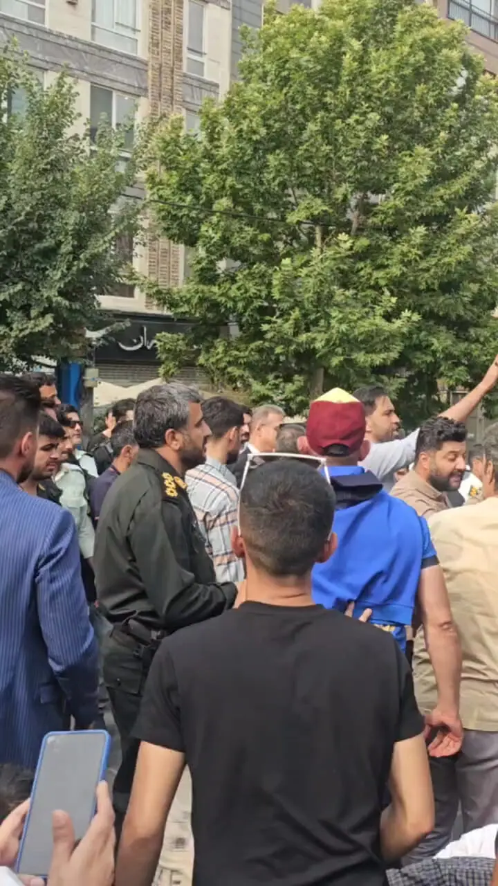 ویدیو: حضور نظری جویباری در بین هواداران معترض استقلال