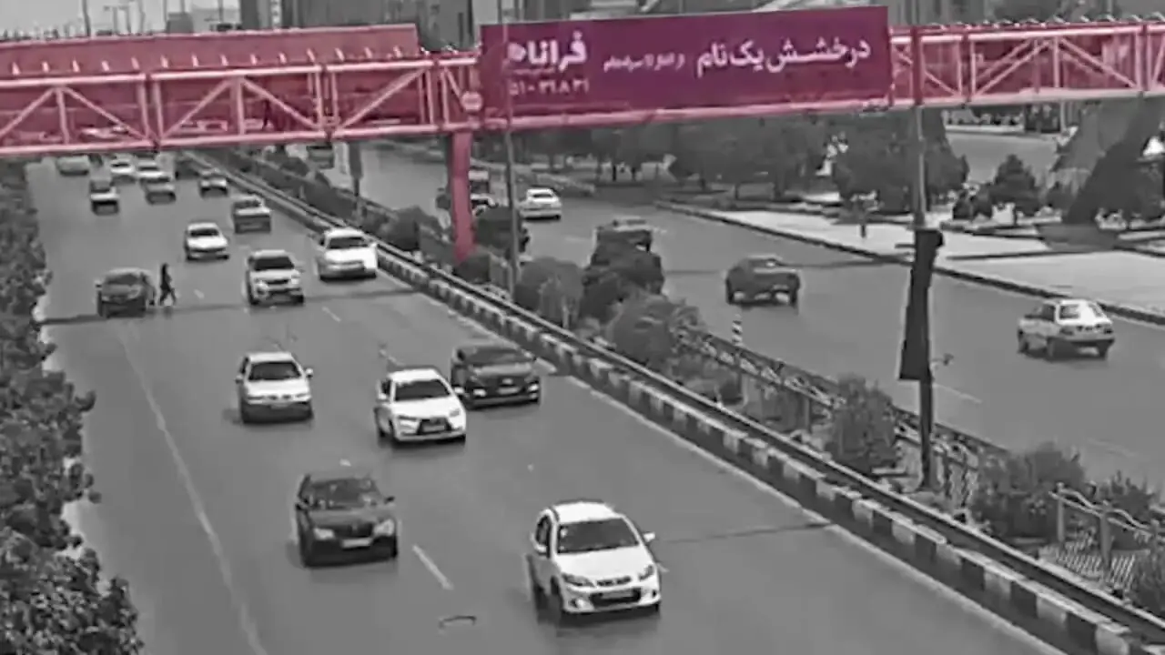 عبور عابر از بزرگراه فاجعه آفرید