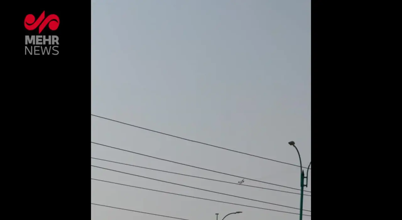 تصاویری از پرواز جنگنده‌ها بر فراز یزد