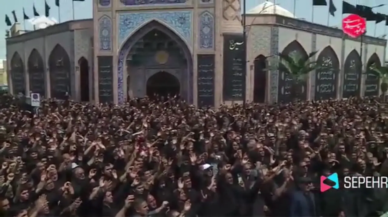 شعرخوانی حماسی در جمع عزاداران اردبیلی