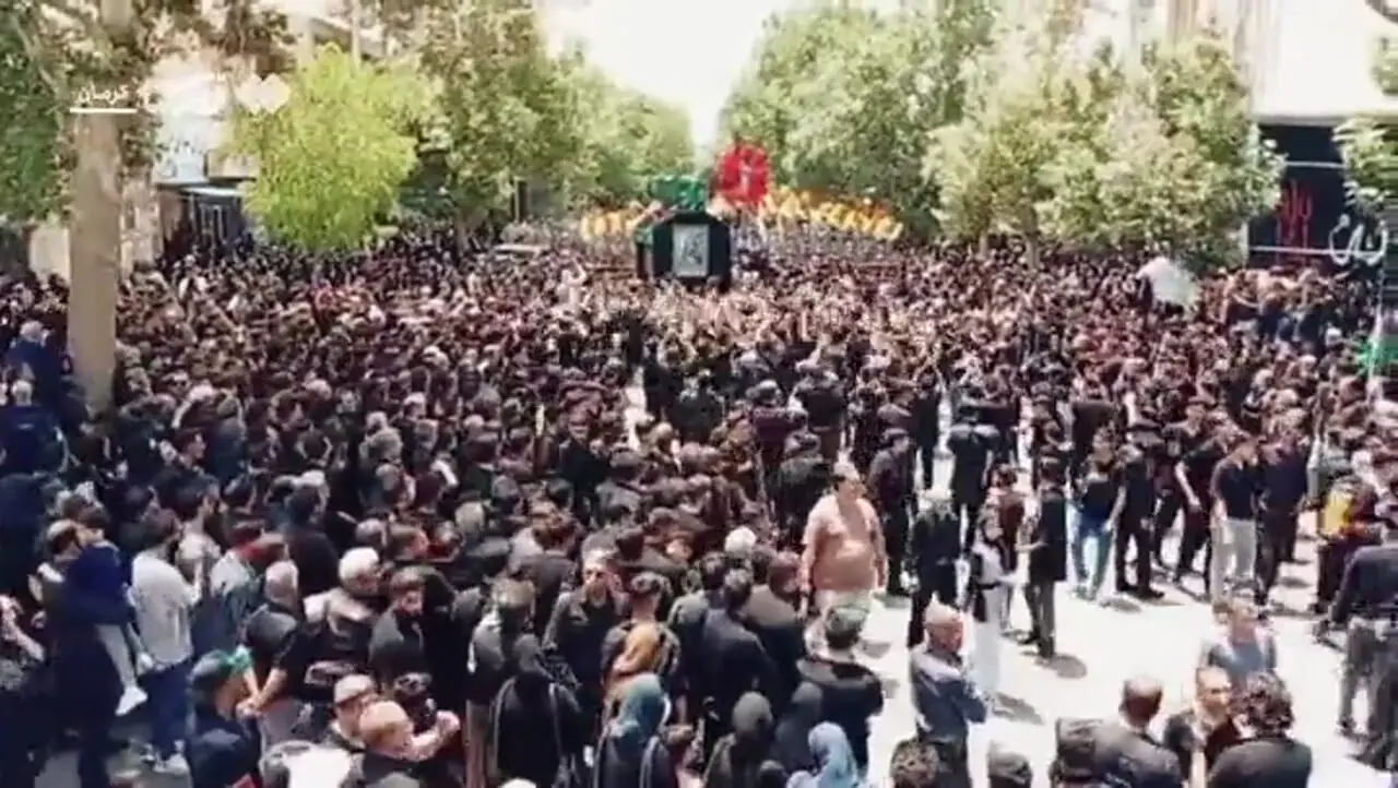 نخل‌گردانیِ عاشورایی در ماهانِ کرمان