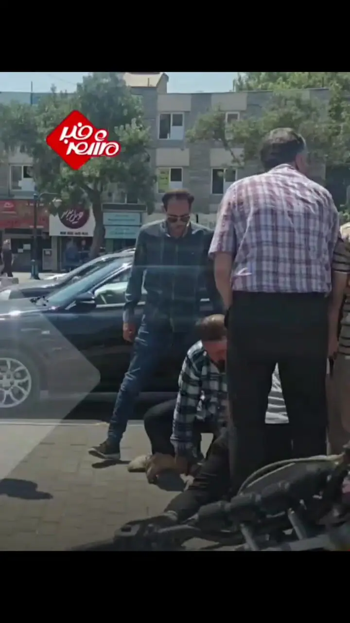 دستگیری موبایل‌ قاپ توسط مردم در چهار راه طالقانی مشهد