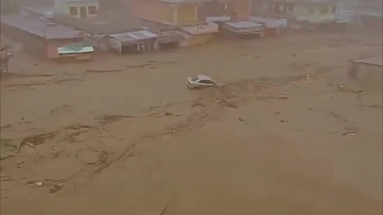 شمار جانباختگان سیل پاکستان به ۳۰۰ نفر افزایش یافت