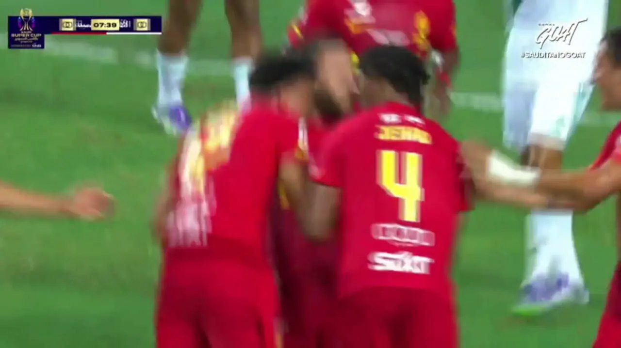 گل اول القادسیه به الاهلی توسط آلوارز