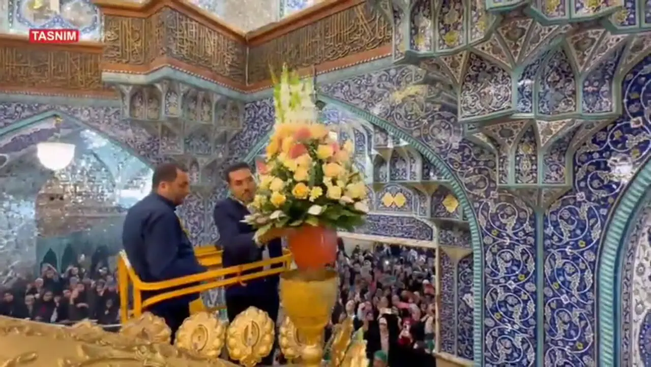 گل‌آرایی ضریح مطهر حضرت معصومه(س) به مناسبت سالروز ورود ایشان به شهر قم