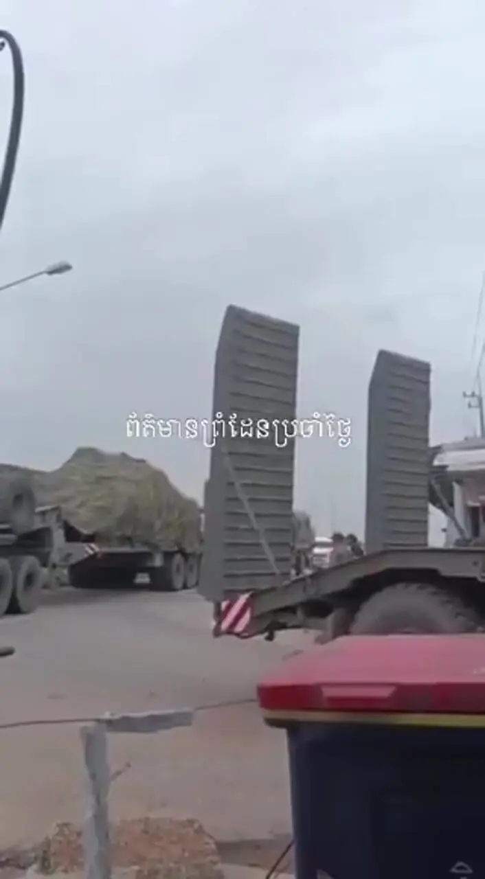 گزارش ها از حمله ناگهانی و گسترده تایلند به کامبوج خبر می دهند