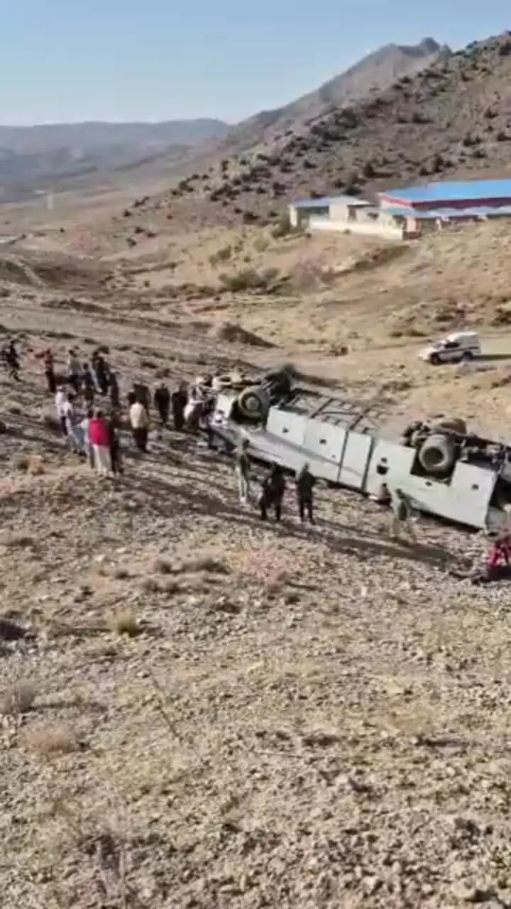 سقوط اتوبوس در جاده دماوند با ۴ فوتی