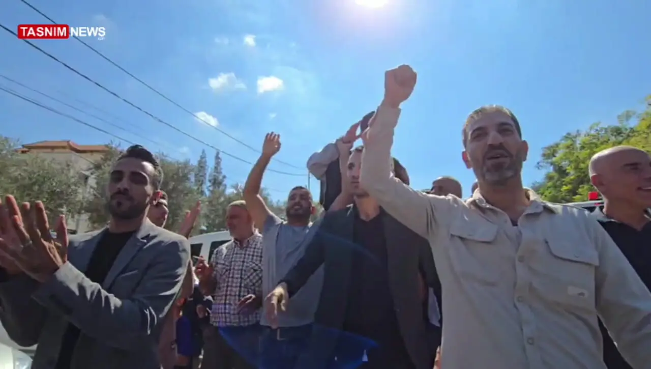 ویدئوی اختصاصی از مراسم استقبال از اسرای آزاده فلسطینی بر دوش مردم قدرشناس رام الله