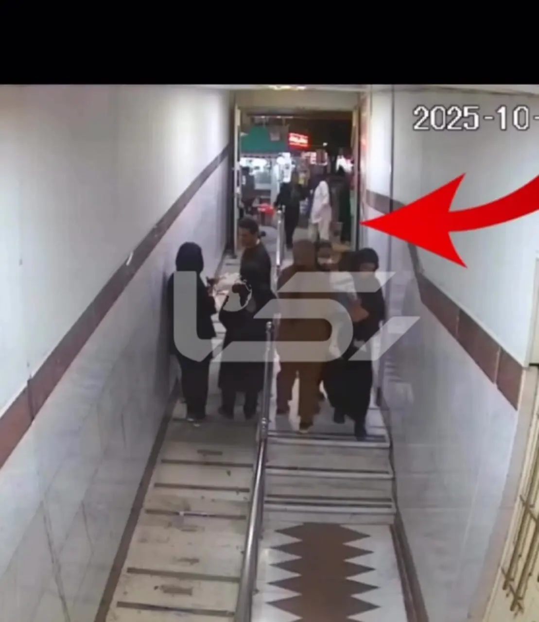 فیلم سرقت عجیب در درمانگاه امام رضا کرمانشاه