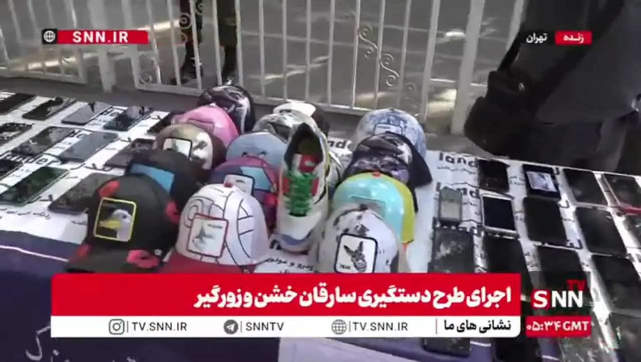 تلفن های همراه کشف شده در طرح دستگیری سارقان خشن و زورگیر پایتخت توسط پلیس آگاهی تهران بزرگ