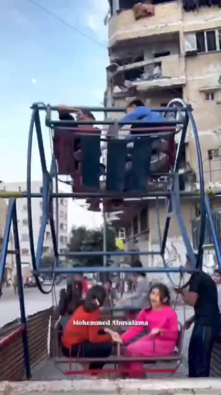 شادی کودکان غزه در میان ویرانیها