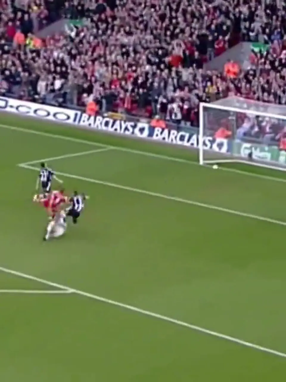 ویدیو: ترکیب درخشان استیون جرارد و فرناندو تورس