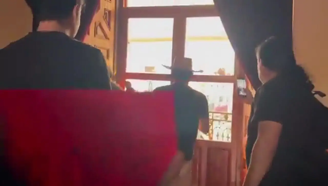 تصرف ساختمان دولتی توسط معترضان به ترور شهردار اورواپان مکزیک