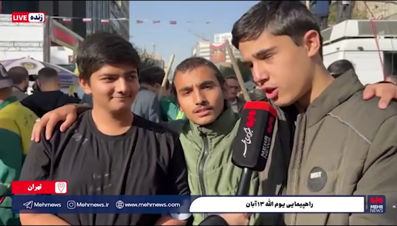 راهپیمایی یوم الله ۱۳ آبان؛‌ پیام ما برای دانش آموزان این است که پشت حضرت آقا بمانند