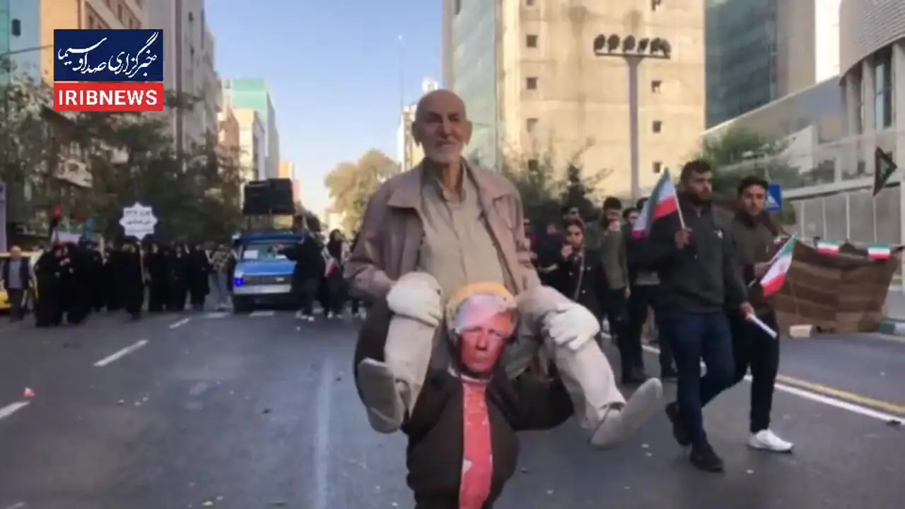 ابتکار جالب یک هموطن در حاشیه مراسم ۱۳ آبان