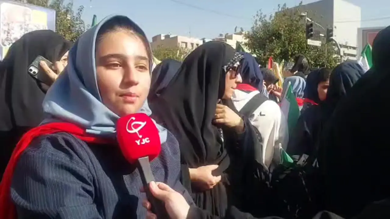 دانش آموز: مردم ایران زیر بار حرف زور نمی‌رود