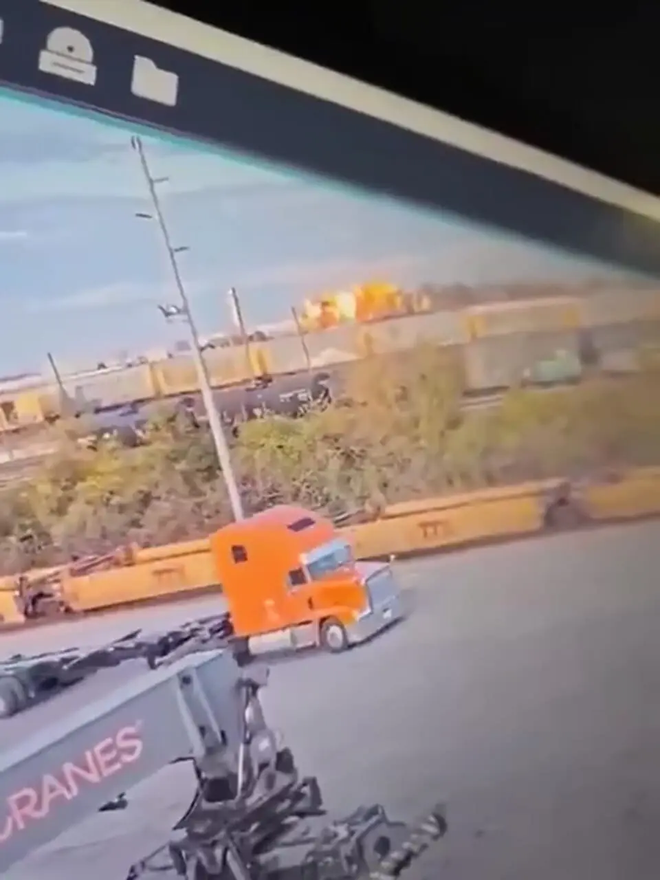 سقوط هواپیمای باری در آمریکا