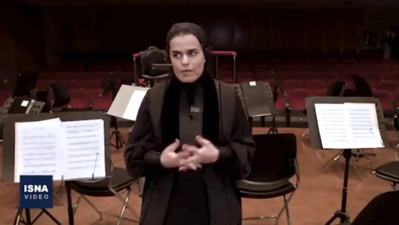 خطشکنی رهبری یک زن در ارکستر تهران