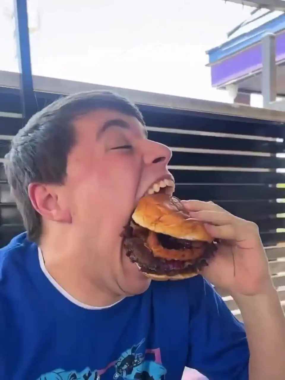 ایزاک جانسون؛ مردی با بزرگترین دهان دنیا!