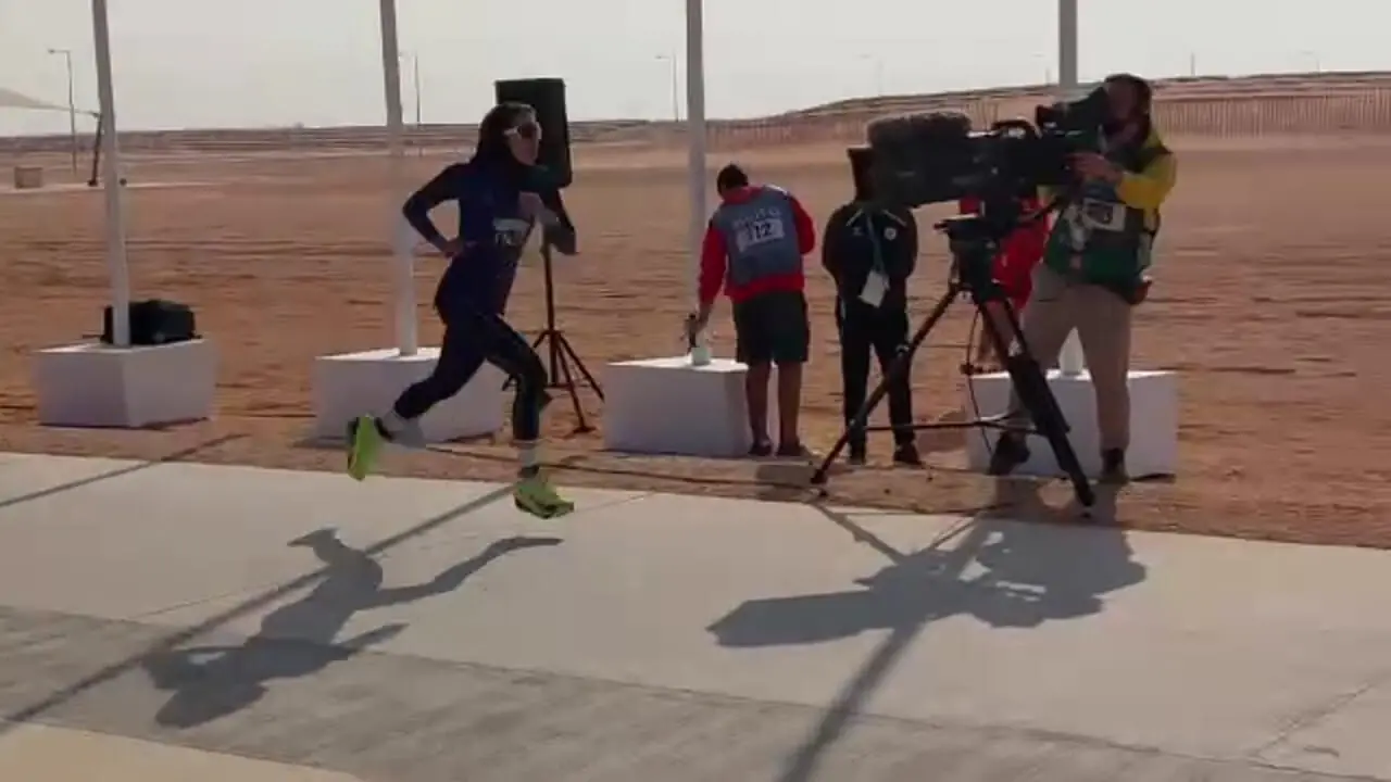 لحظاتی از رقابت ریحانه خاتونی، حدیث نصر آزادانی، فائزه عابدینی‌نژاد سه نماینده دوگانه کشورمان در بخش نخست دویدن