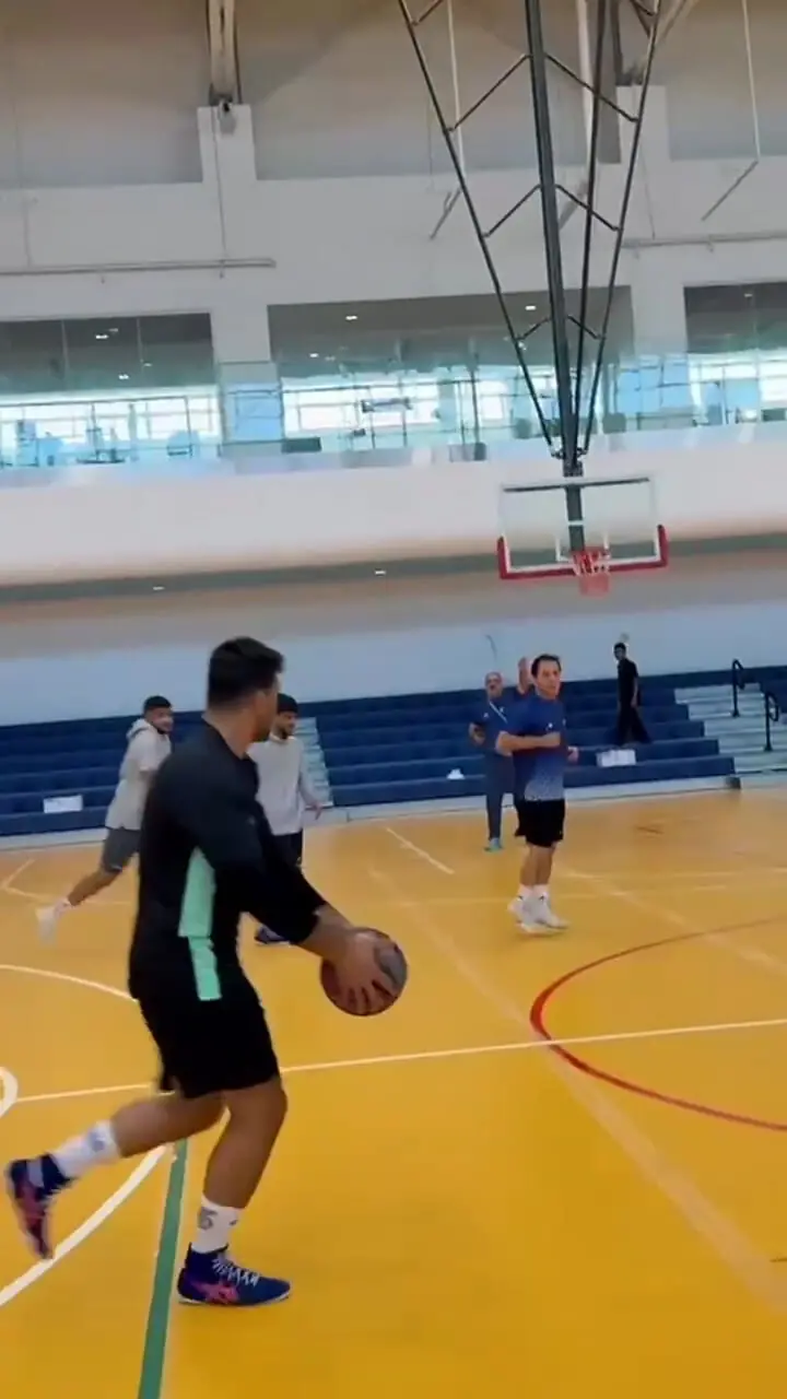 تمرین تیم ملی کشتی فرنگی با برنامه بسکتبال در عربستان