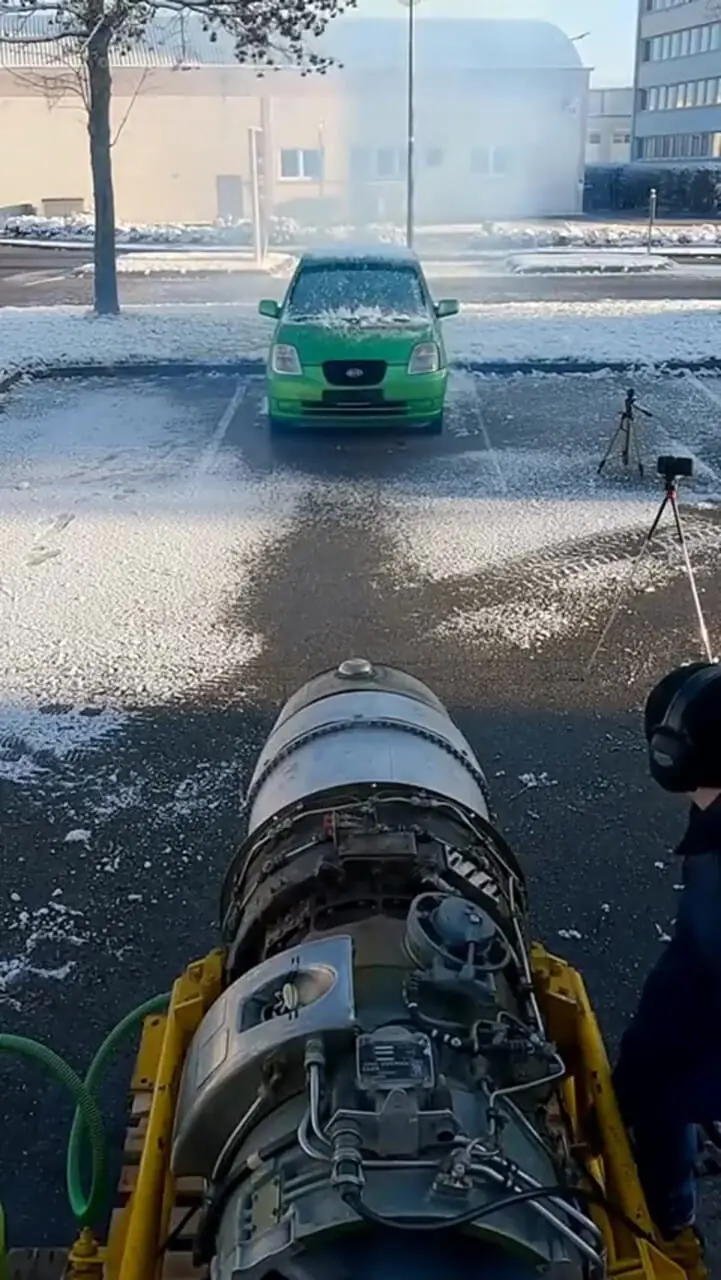 ایدهای جالب برای آبکردن یخ خودروها در مونترال