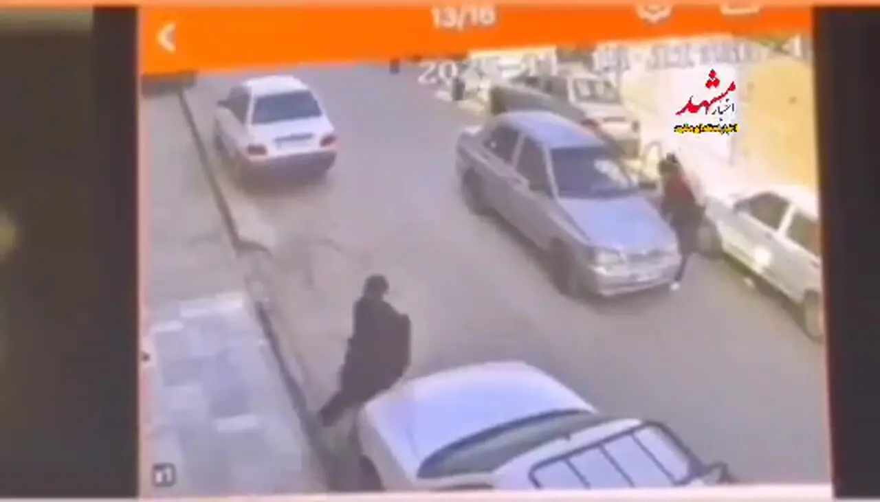 تصاویری از تصادف عجیب یک راننده خانم با یک دانش آموز در مشهد!