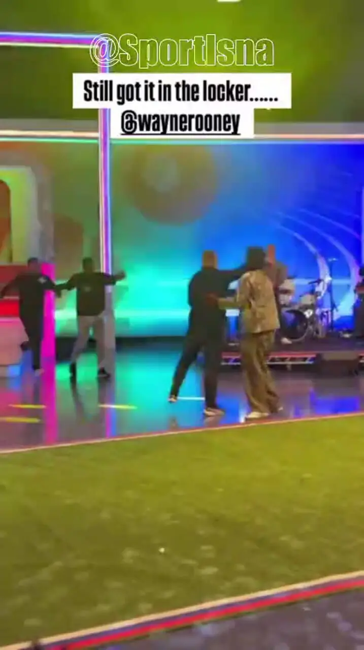 ضربه برگردون وین رونی در ۴۰سالگی!