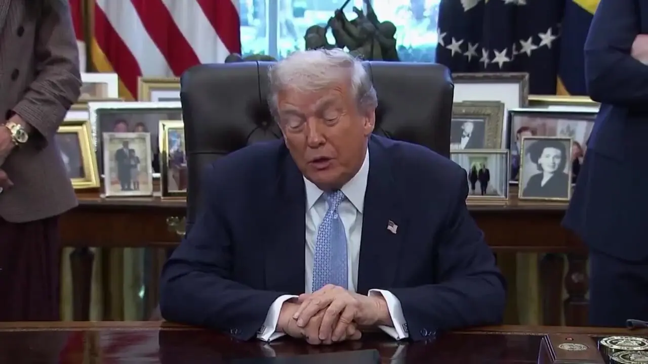 ترامپ: پیش پای شما داشتم سر یه مشت آدم خنگ داد می زدم!