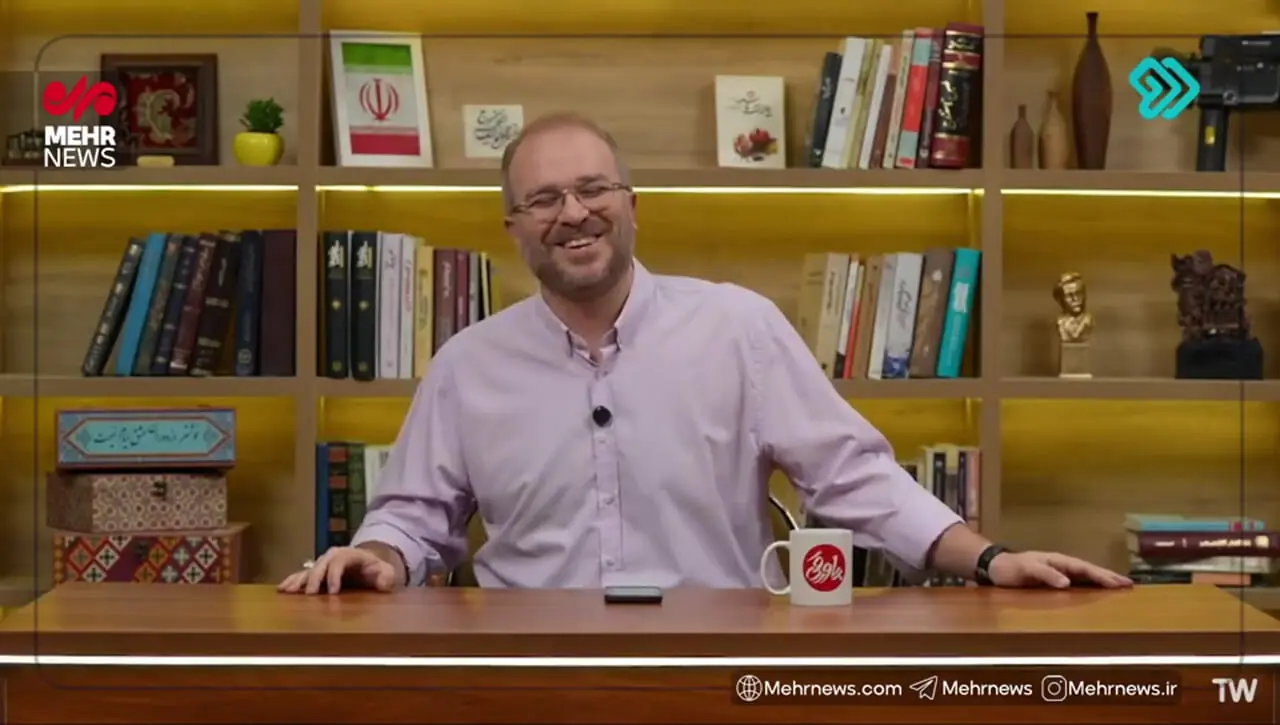 مجری تلویزیون: «آخه هفتِ صبح وقتِ براندازیه؟»