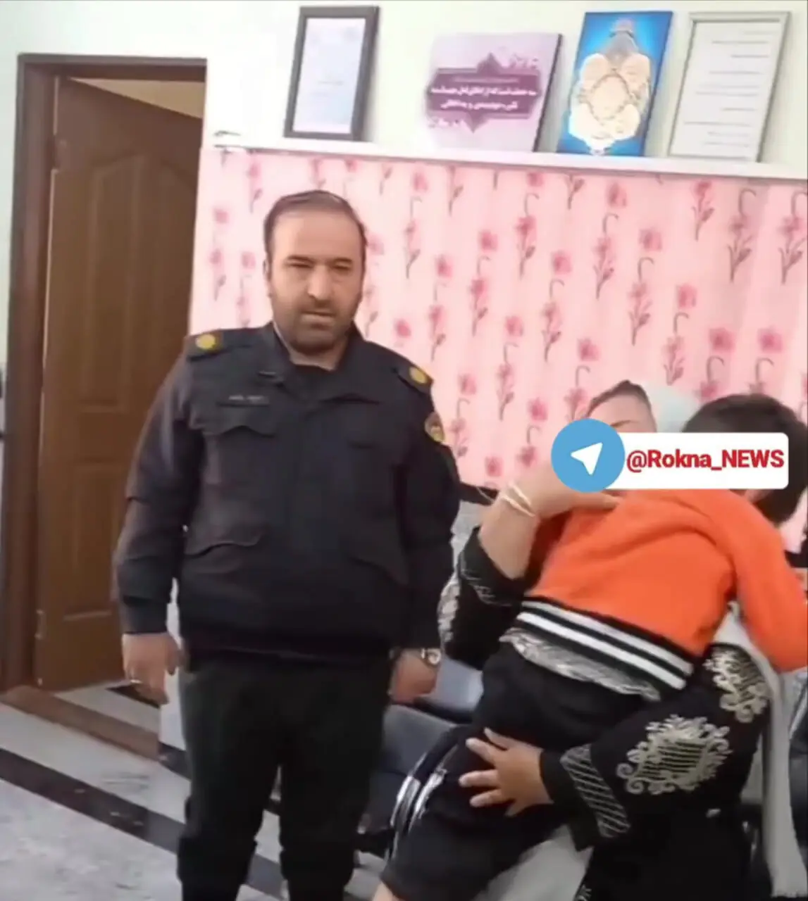 آغوش گرم خانواده، هدیه پلیس به کودک گمشده پارس آبادی