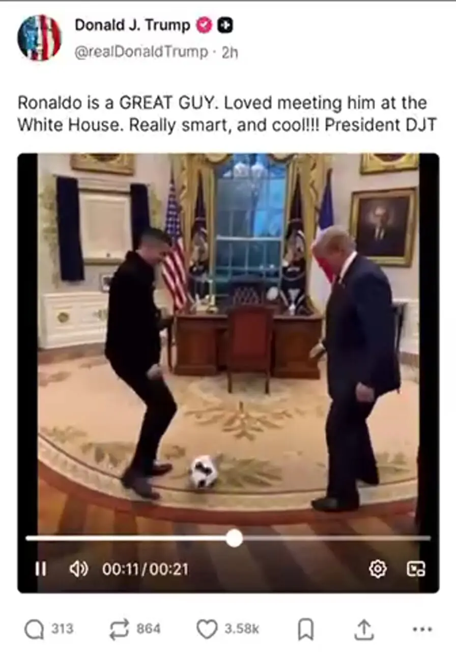 فوتبال بازی کردن ترامپ و رونالدو