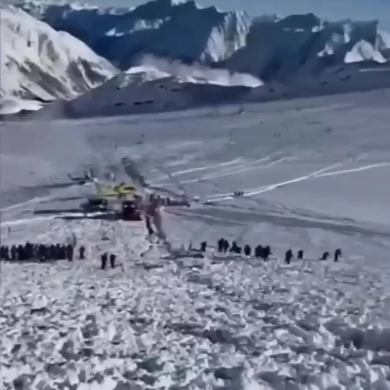 بهمن هشت گردشگر را در پیست اسکی استوبای در اتریش گرفتار کرد