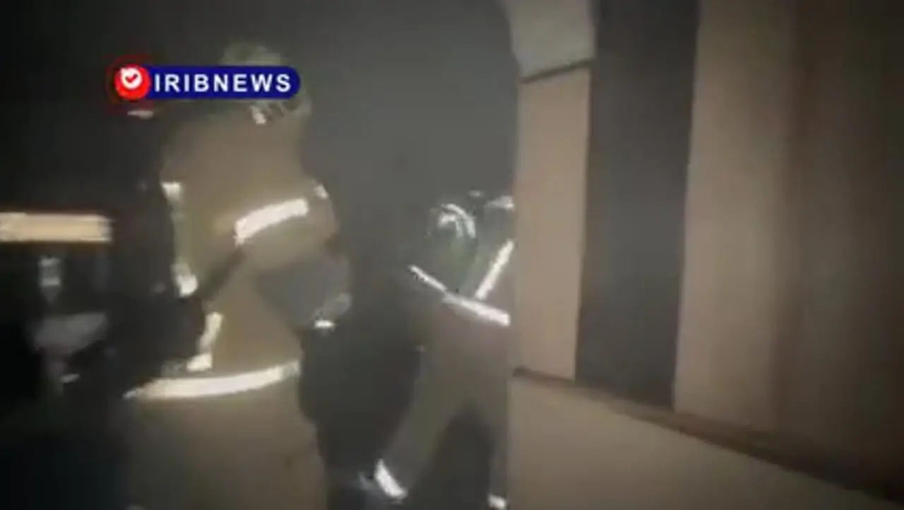 آتش‌سوزی گسترده یک ساختمان اقامتی در خیابان سعدی