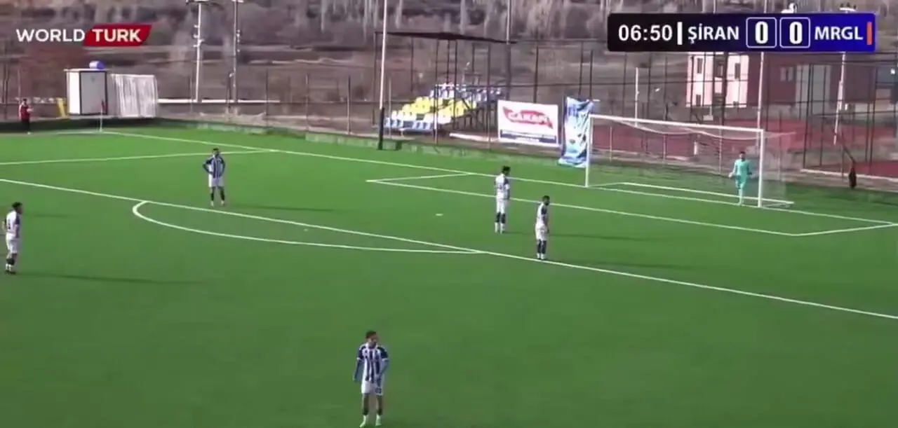 اتفاق باورنکردنی و اشتباه گزارشگر در فوتبال ترکیه!