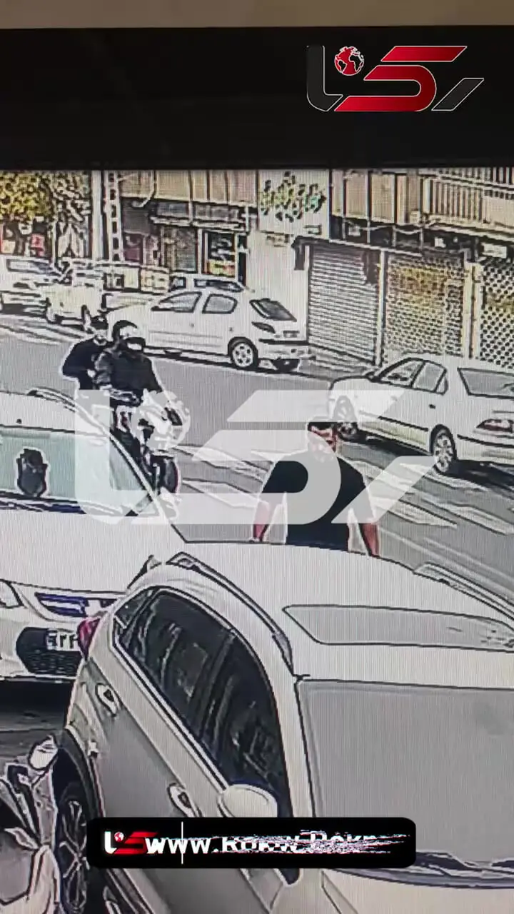 لحظه زنجیرقاپی سارقان موتورسوار در خانیآباد نو در کمتر از چند ثانیه