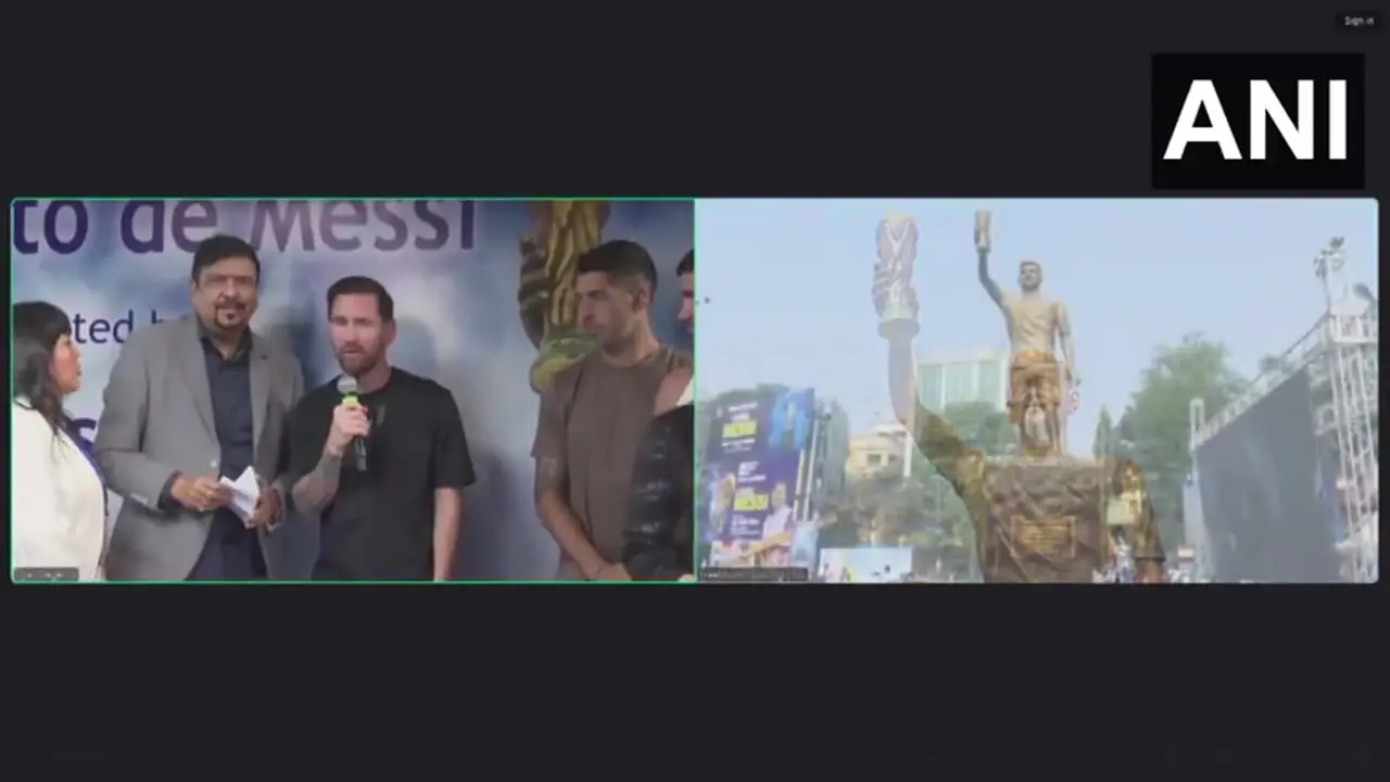 ویدئو: رونمایی مجازی مسی از مجسمهاش در هند