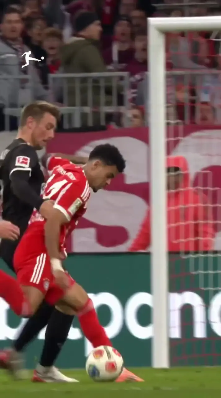 ویدئو: دیاز حتی وقتی زمین میخورد پاس گل میدهد!