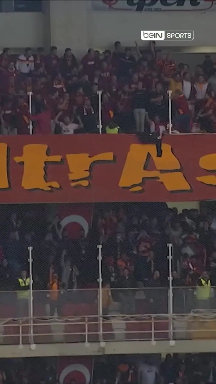 ویدئو: گل ایکاردی در میان آواز هواداران گالاتاسرای