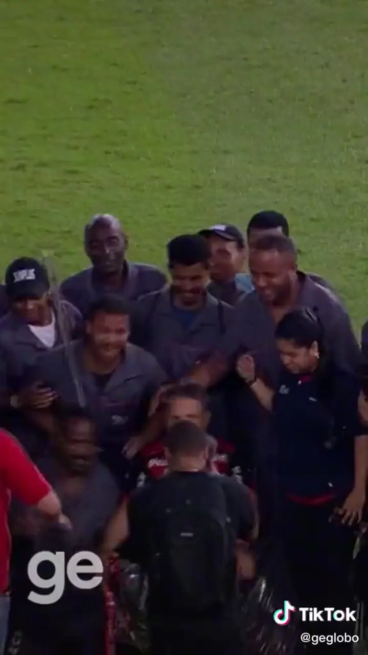 ویدئو: وقتی جام با همه تقسیم شد