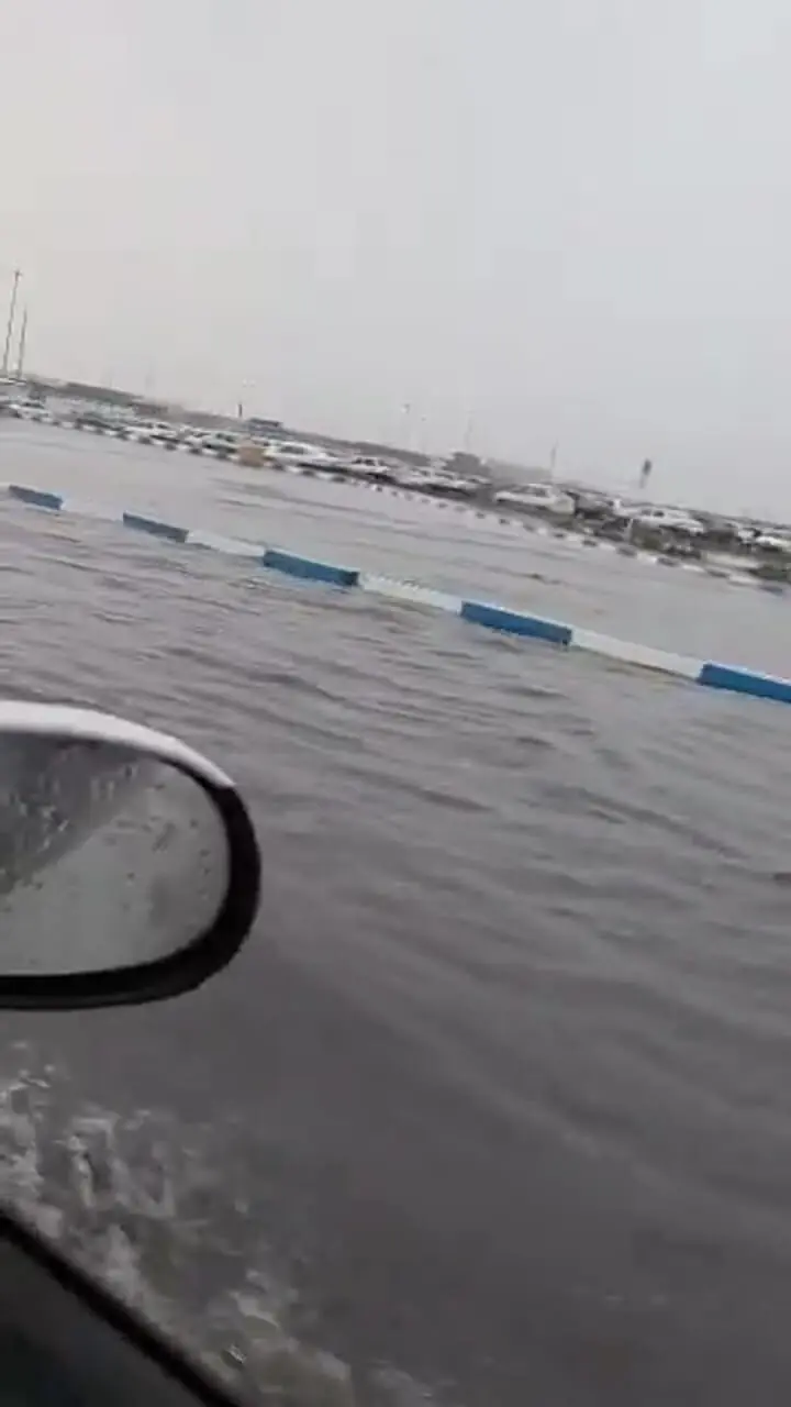 بندرعباس ورودی اسکله رجایی زیر آب رفت