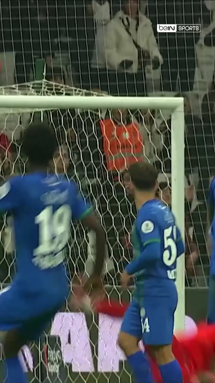 ویدئو: حسرت ستاره بشیکتاش بعد از شوت به تیر