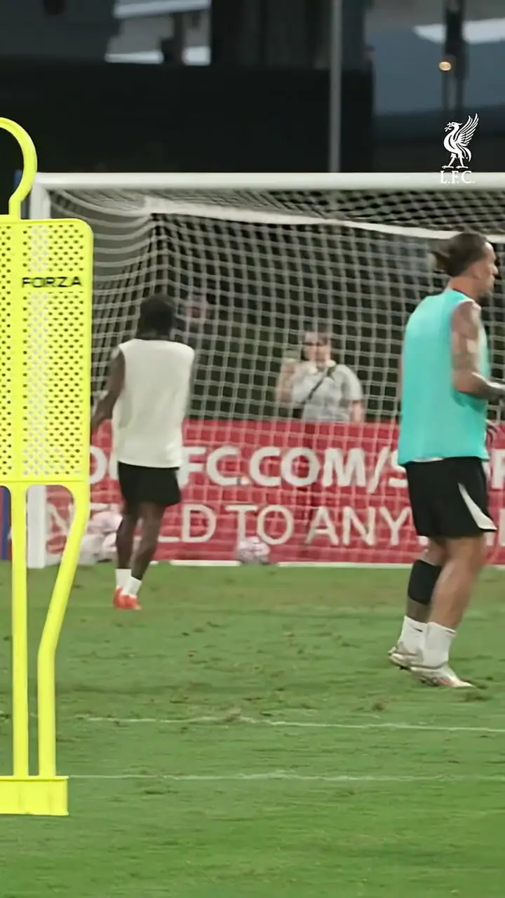 ویدئو: حرکات فلورین ویرتز در تمرینات لیورپول