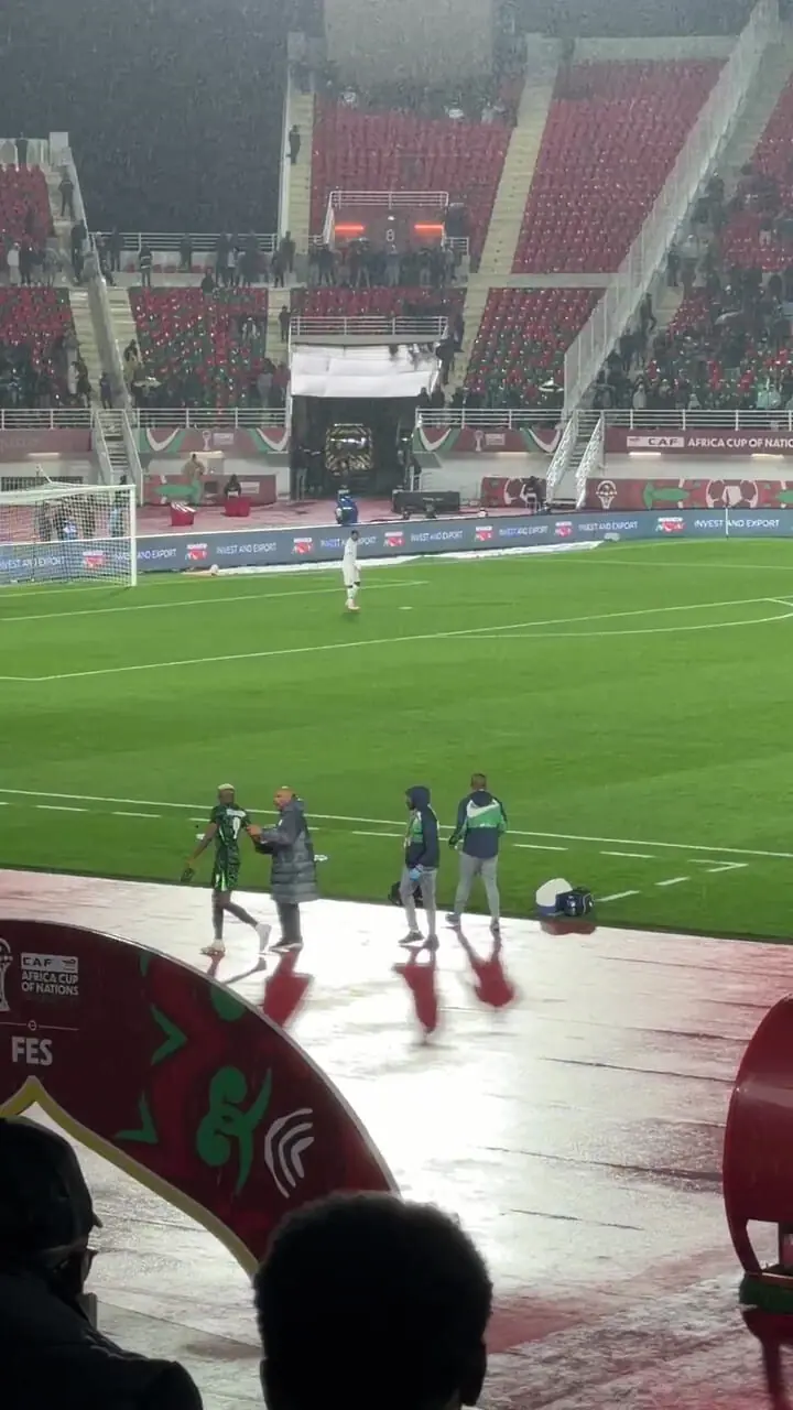 ویدئو: ناراحتی ویکتور اوسمین از تعویض مقابل تانزانیا