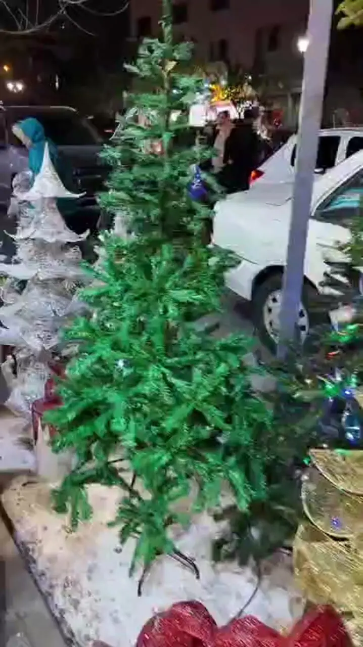 حال‌و‌هوای کریسمس در خیابان‌های تهران