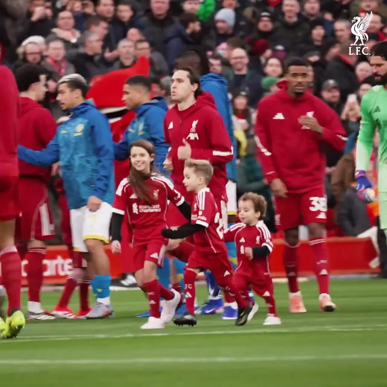 ویدئو: فرزندان ژوتا همراه با فن‌دایک به زمین رفتند