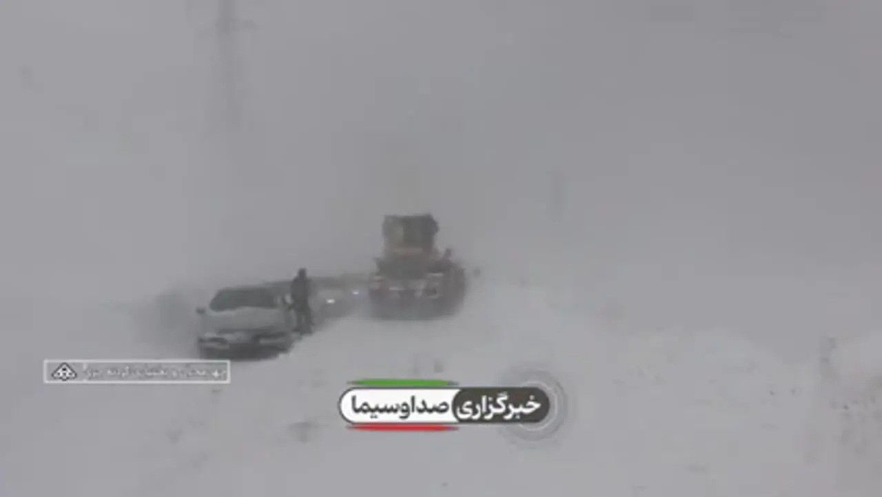 امدادرسانی راهداران در گردنه چری کوهرنگ