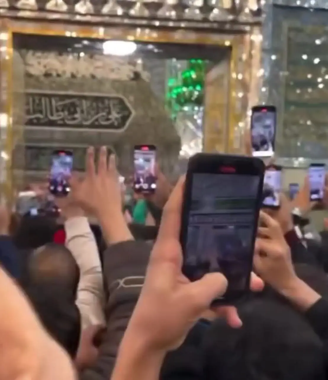 جشن سال نو میلادی در حرم امیرالمؤمنین(ع)