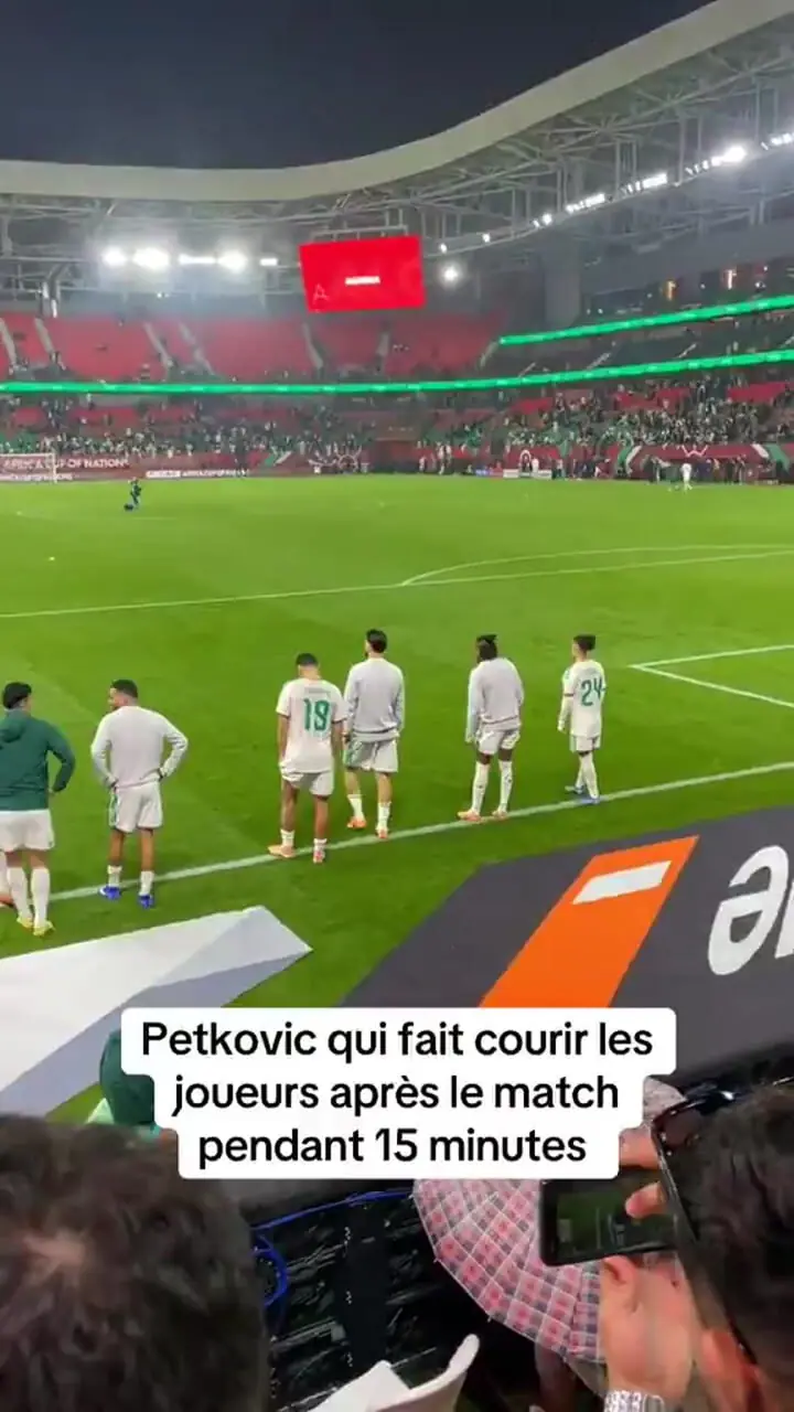 ویدئو: تمرین اجباری نیمکت‌نشین‌های الجزایر در پایان بازی